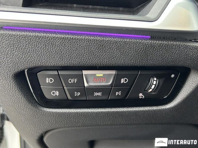 BMW 330E 41 interauto-car