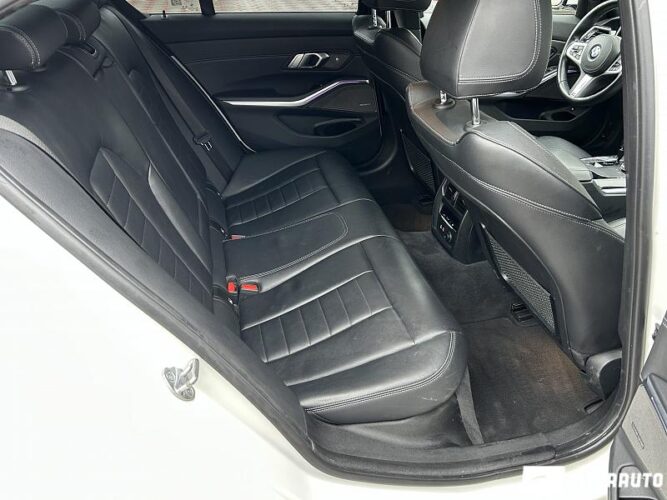 BMW 330E 50 interauto-car