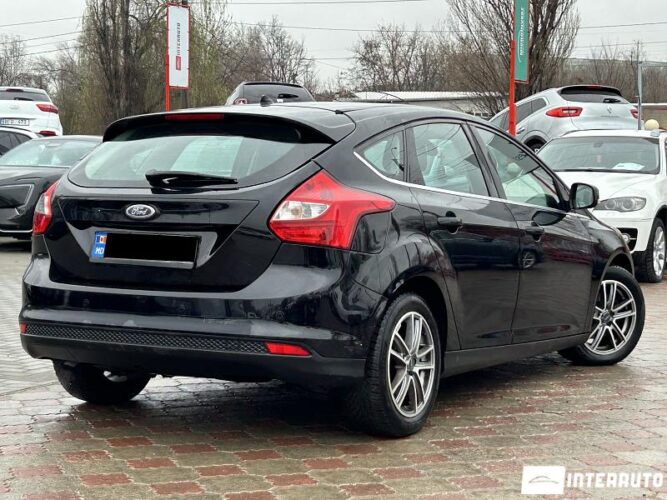 Ford Focus 31 interauto-car