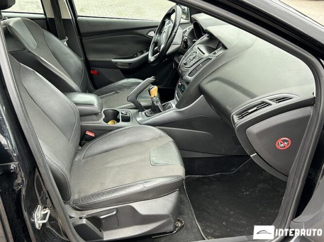 Ford Focus 42 interauto-car