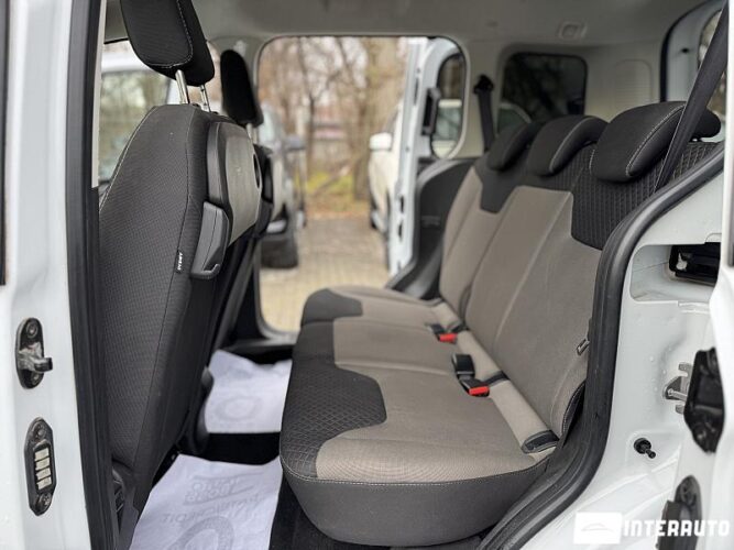 Ford Tourneo Courier 44 interauto-car