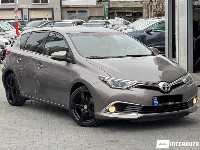 Toyota Auris 34 interauto-car