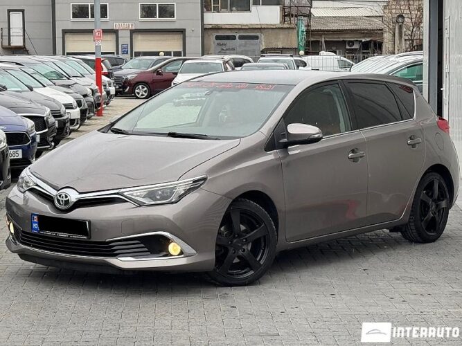 Toyota Auris 32 interauto-car