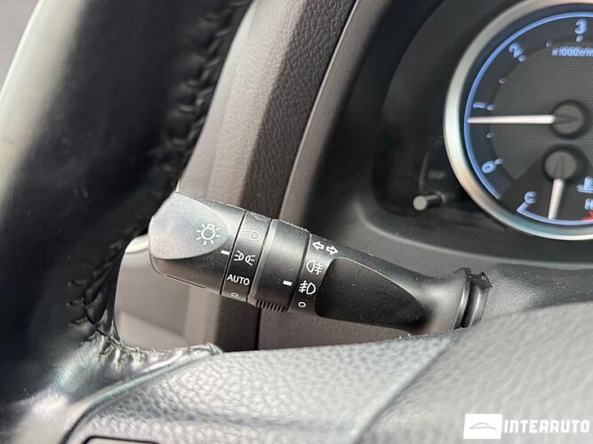 Toyota Auris 44 interauto-car