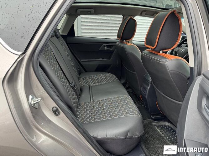 Toyota Auris 48 interauto-car