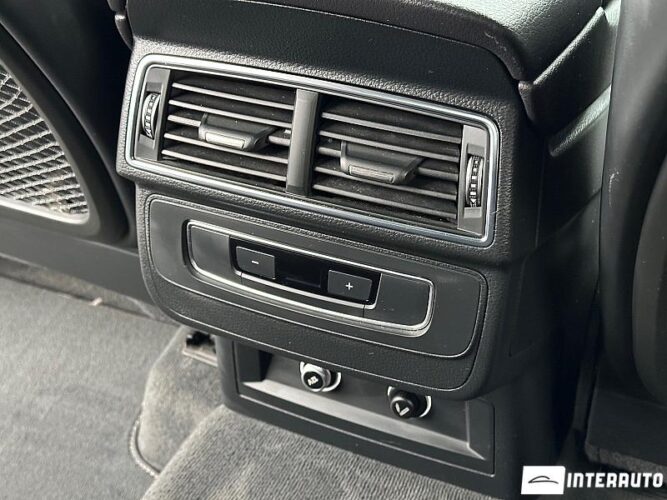 Audi Q7 E-Tron 49 interauto-car