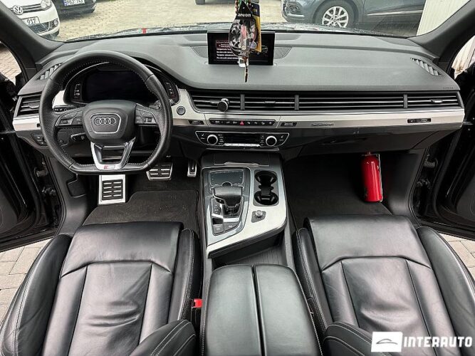 Audi Q7 E-Tron 40 interauto-car