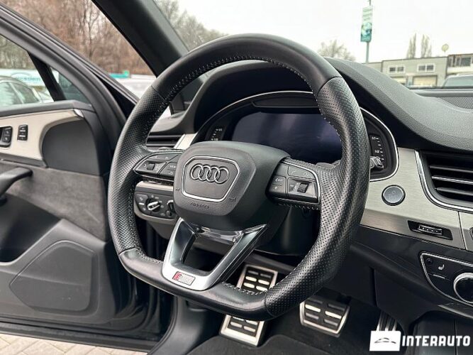 Audi Q7 E-Tron 41 interauto-car