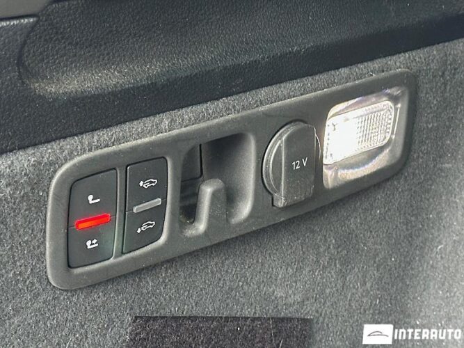 Audi Q7 E-Tron 48 interauto-car