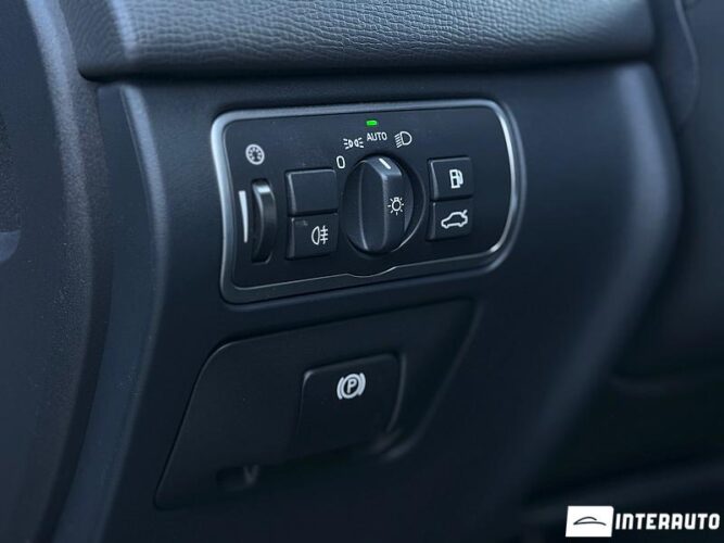 Volvo XC 60 41 interauto-car