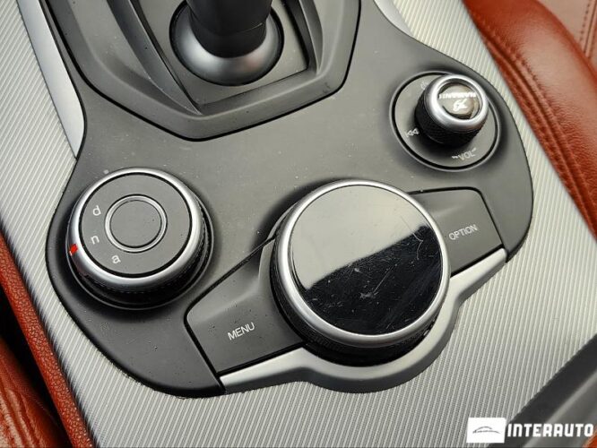 Alfa Romeo Stelvio Ti 48 interauto-car