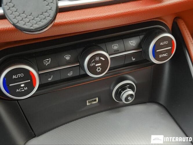 Alfa Romeo Stelvio Ti 47 interauto-car