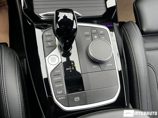 BMW X3 2.0i 48 interauto-car