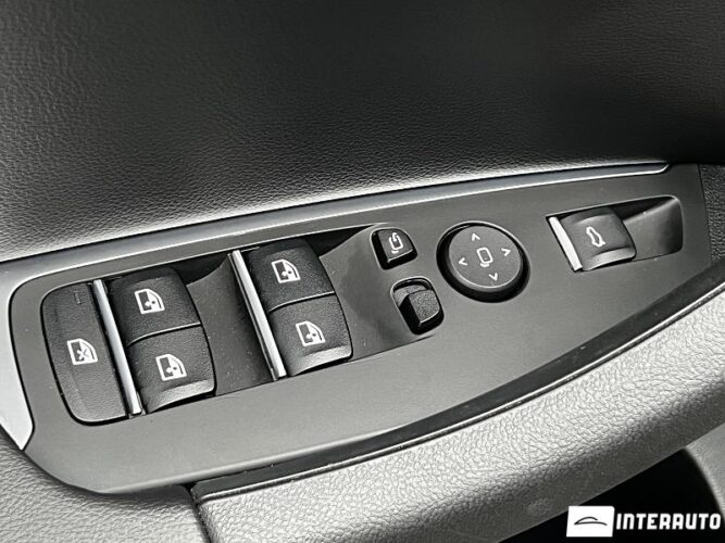 BMW X3 2.0i 49 interauto-car