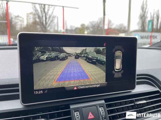 Audi Q5 44 interauto-car