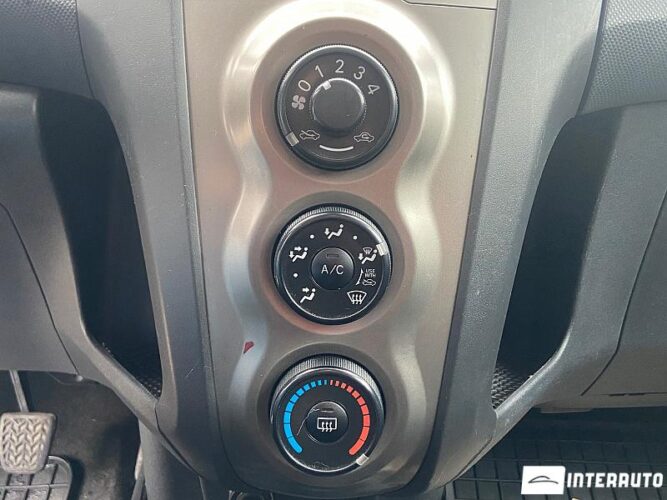 Toyota Yaris 38 interauto-car