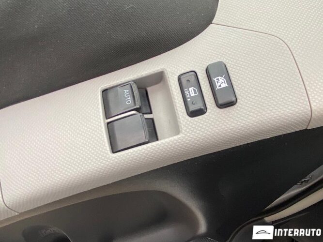 Toyota Yaris 32 interauto-car