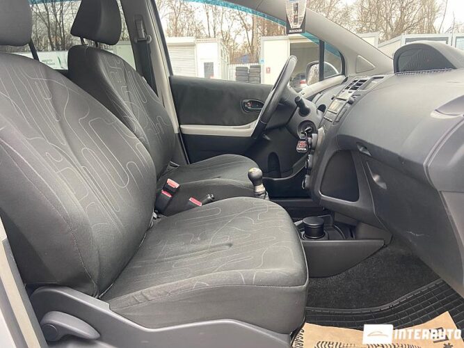 Toyota Yaris 39 interauto-car