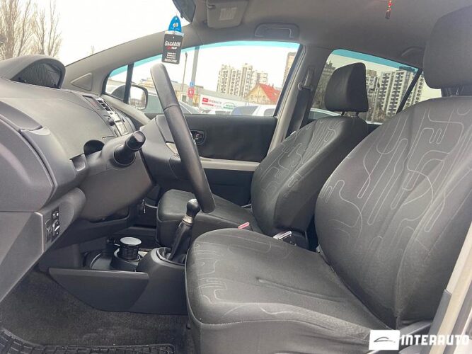 Toyota Yaris 31 interauto-car