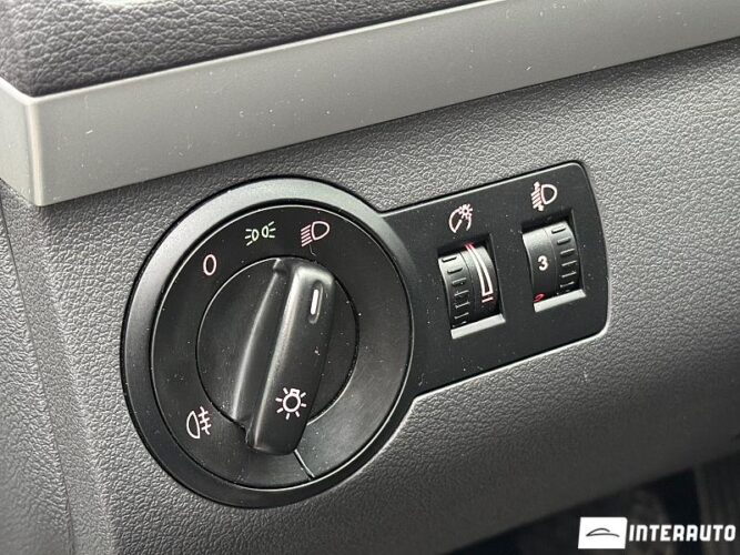 Volkswagen Touran 42 interauto-car