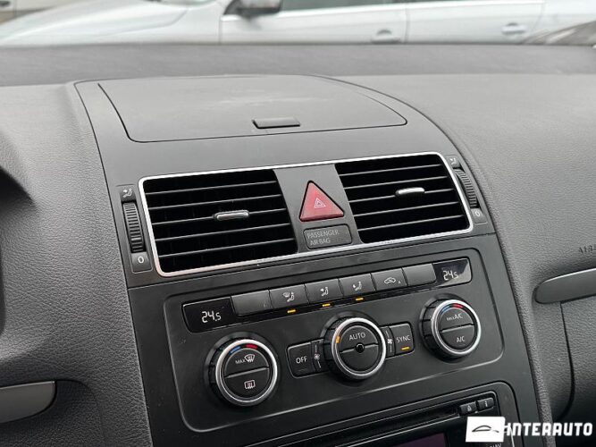 Volkswagen Touran 38 interauto-car