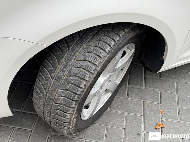 Volkswagen Touran 48 interauto-car