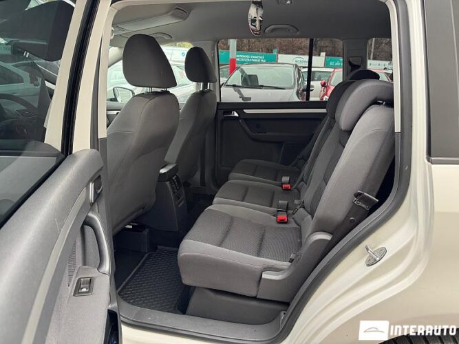 Volkswagen Touran 44 interauto-car