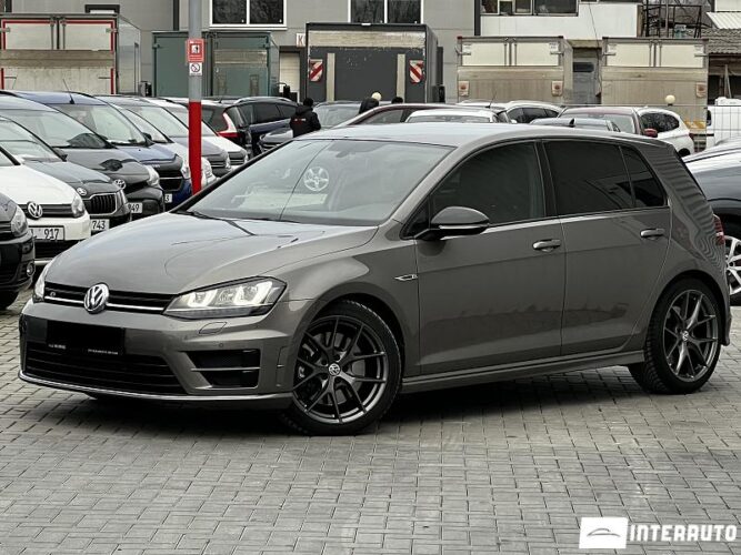 Volkswagen Golf R 2015 doar la InterAuto