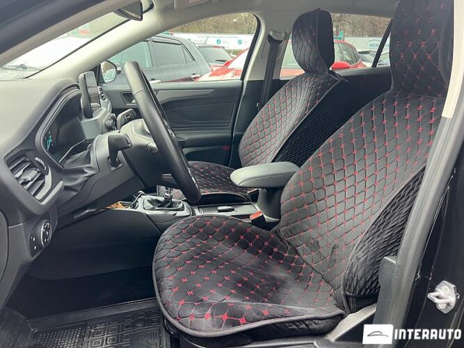 Ford Focus 38 interauto-car