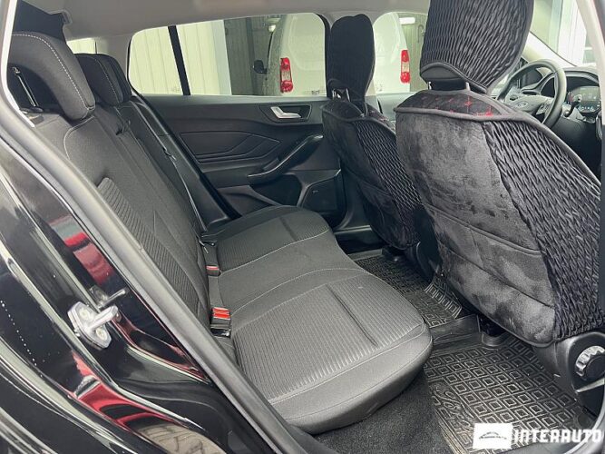 Ford Focus 48 interauto-car