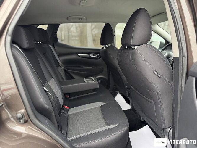 Nissan Qashqai 47 interauto-car