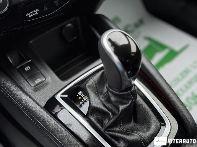 Nissan Qashqai 44 interauto-car