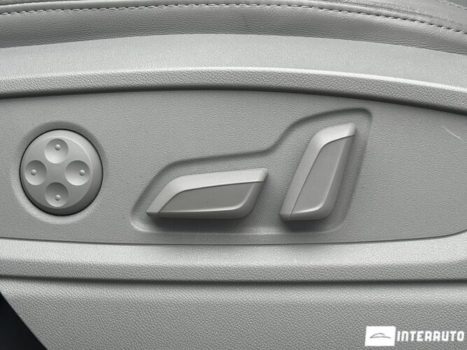 Audi Q5 64 interauto-car