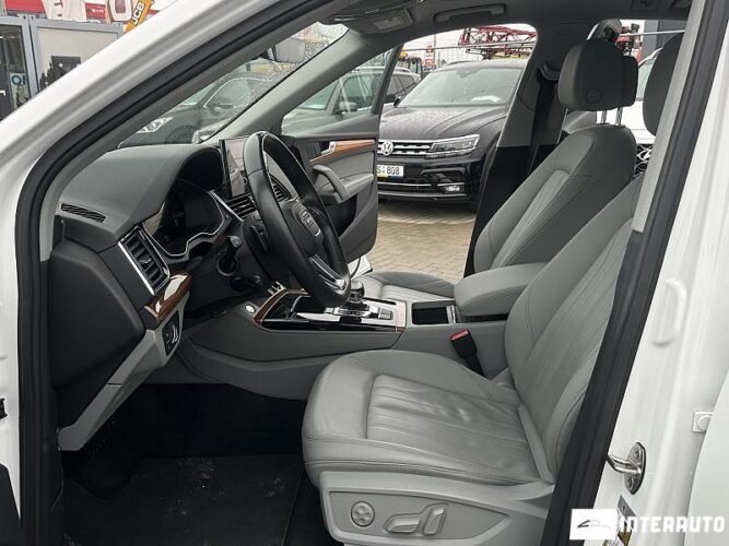Audi Q5 44 interauto-car