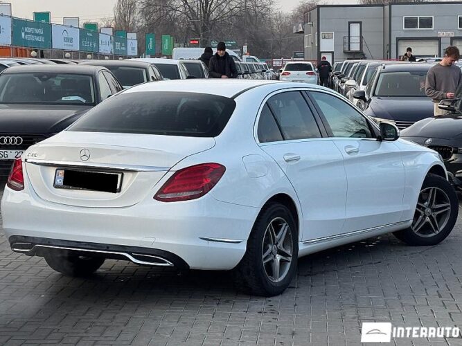 Mercedes C 180 33 interauto-car