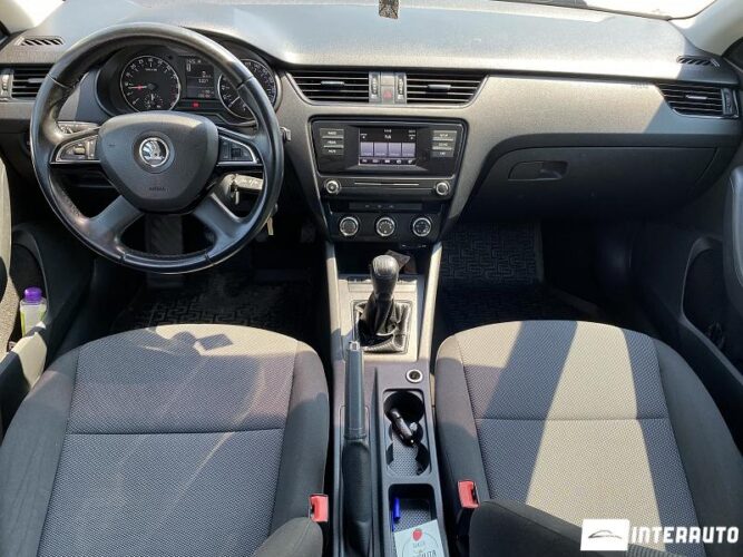 Skoda Octavia 40 interauto-car