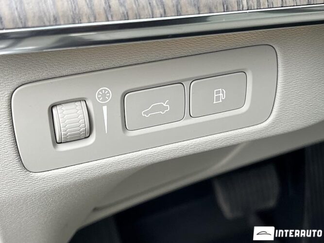 Volvo XC 90 46 interauto-car