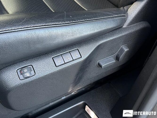 Peugeot Traveller 43 interauto-car