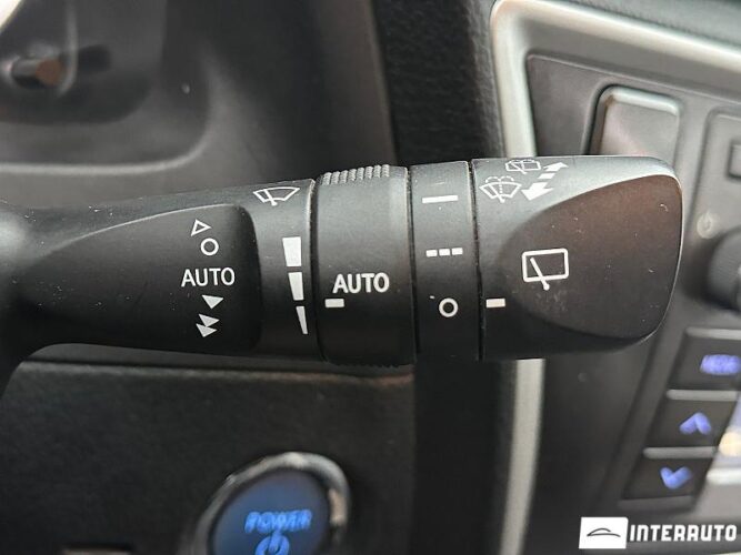 Toyota Auris 43 interauto-car