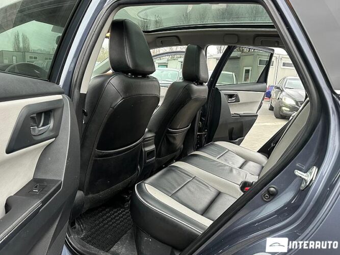Toyota Auris 46 interauto-car