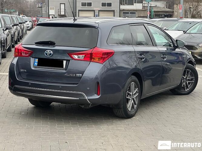 Toyota Auris 34 interauto-car