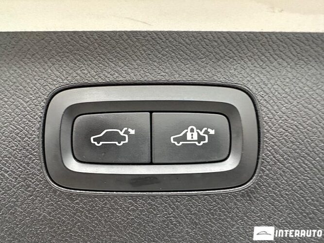 Volvo XC 90 64 interauto-car