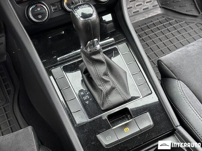 Skoda Superb 43 interauto-car