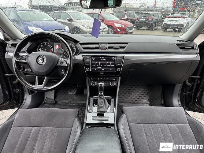 Skoda Superb 38 interauto-car