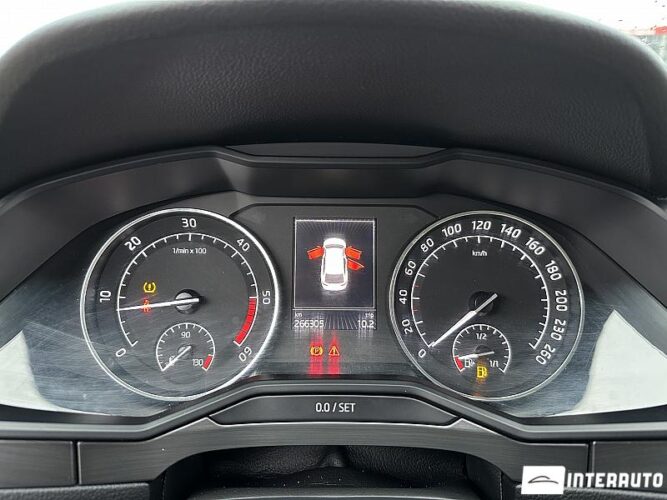 Skoda Superb 40 interauto-car