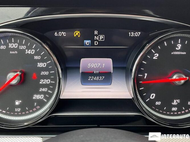 Mercedes E 220 39 interauto-car