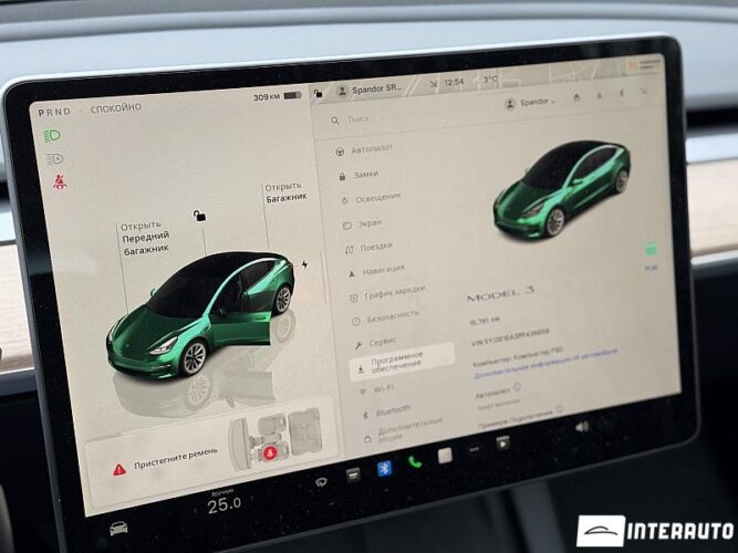Tesla Model 3 37 interauto-car