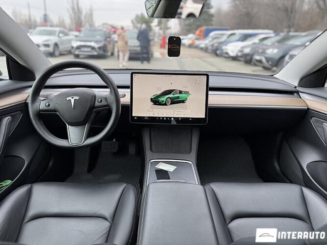 Tesla Model 3 41 interauto-car