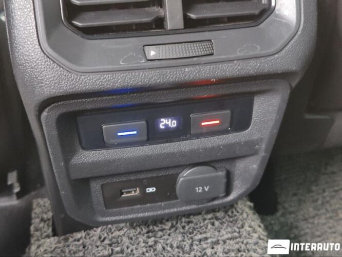 Volkswagen Tiguan 42 interauto-car