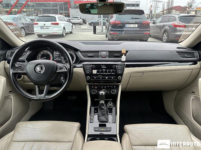 Skoda Superb 41 interauto-car
